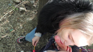 Шлюха Stacy Starando сосет на публике – горячее секс видео