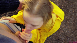 Случайная встреча с бывшей: страстный минет на улице POV