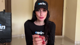 Смотреть онлайн HD видео с развратной девушкой