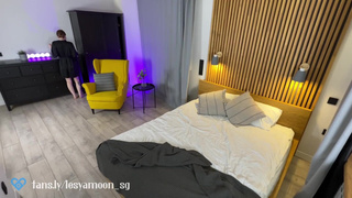 SKIP What's going on in Lesya Moon's room.mp4