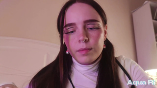 Смотреть онлайн жесткий минет от юной красотки