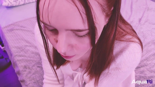 Секс видео: сводная сестра сосет член в домашней обстановке