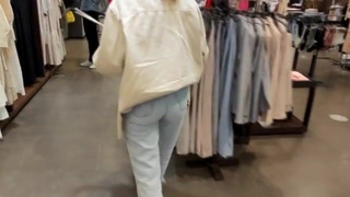 Blowjob in the Store's Fitting Room in exchange for a dress !.mp4