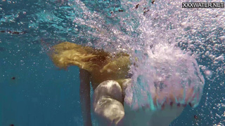 Nata Ocean секс видео с шикарной блондинкой