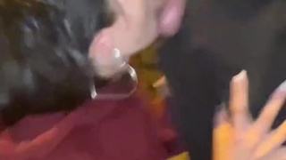 Секс на самокате в парке – экстремальный минет на улице