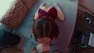 Брат трахает сестру в короткой юбке - эксклюзивное порно видео