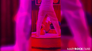 Секс с Мэри Рок в публичном месте – горячее порно видео