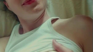 Сексуальная медсестра лечит пациента домашним сексом